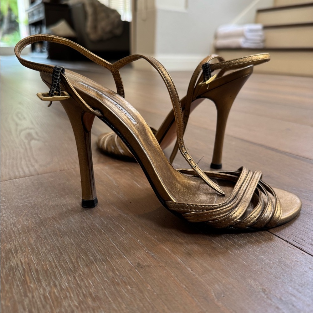 Charles David Pumps Gold US 8.5 made in Spain